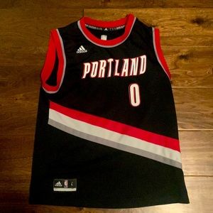 Damian lillard jersey size LARGE
